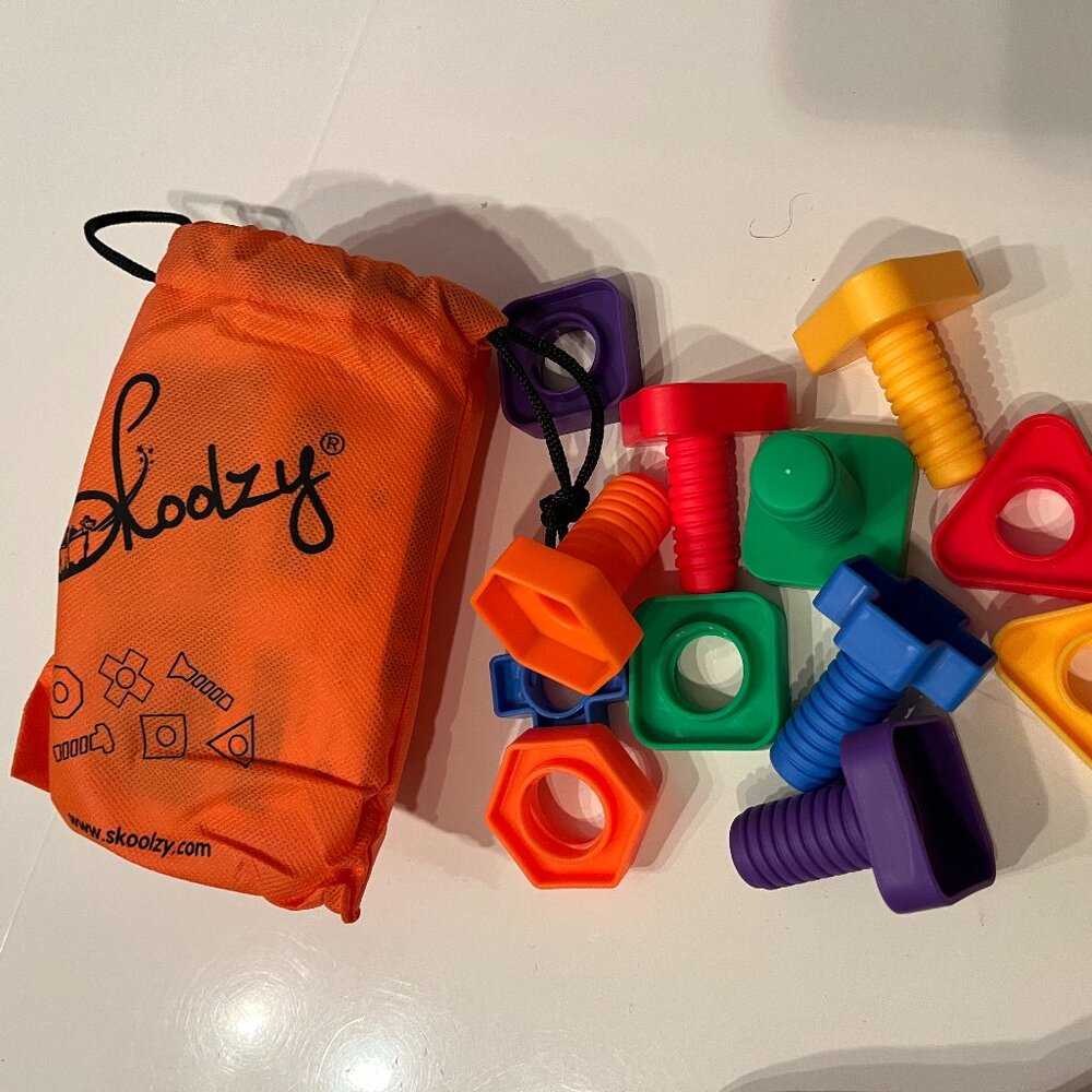 Skoolzy Nuts and Bolts Motor Development Toy (18 months and up / new)